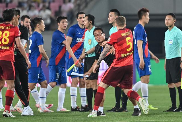 足协正与相关部门协调big4回国 航线申请仍在审批